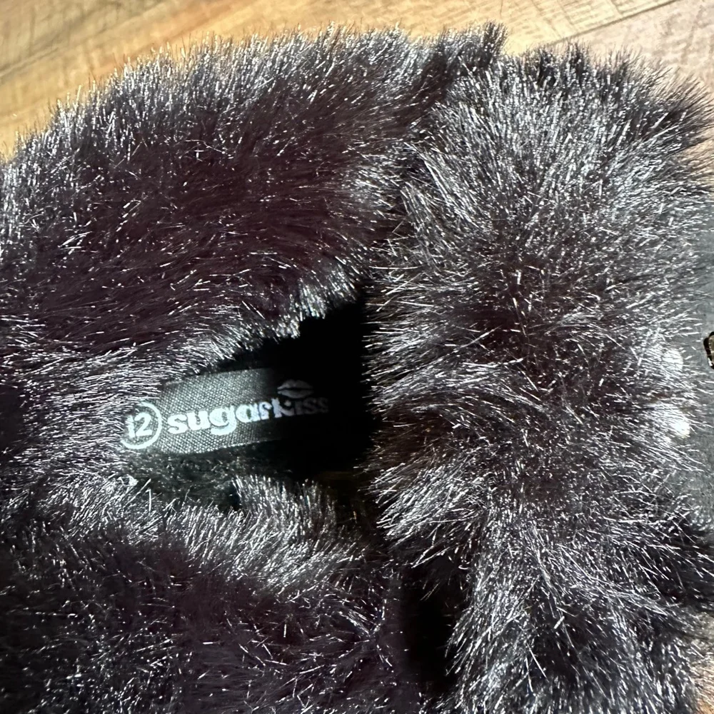 Girls Sugar Kiss Black Faux Fur Slippers with Charms 12 (Toddler Girl)